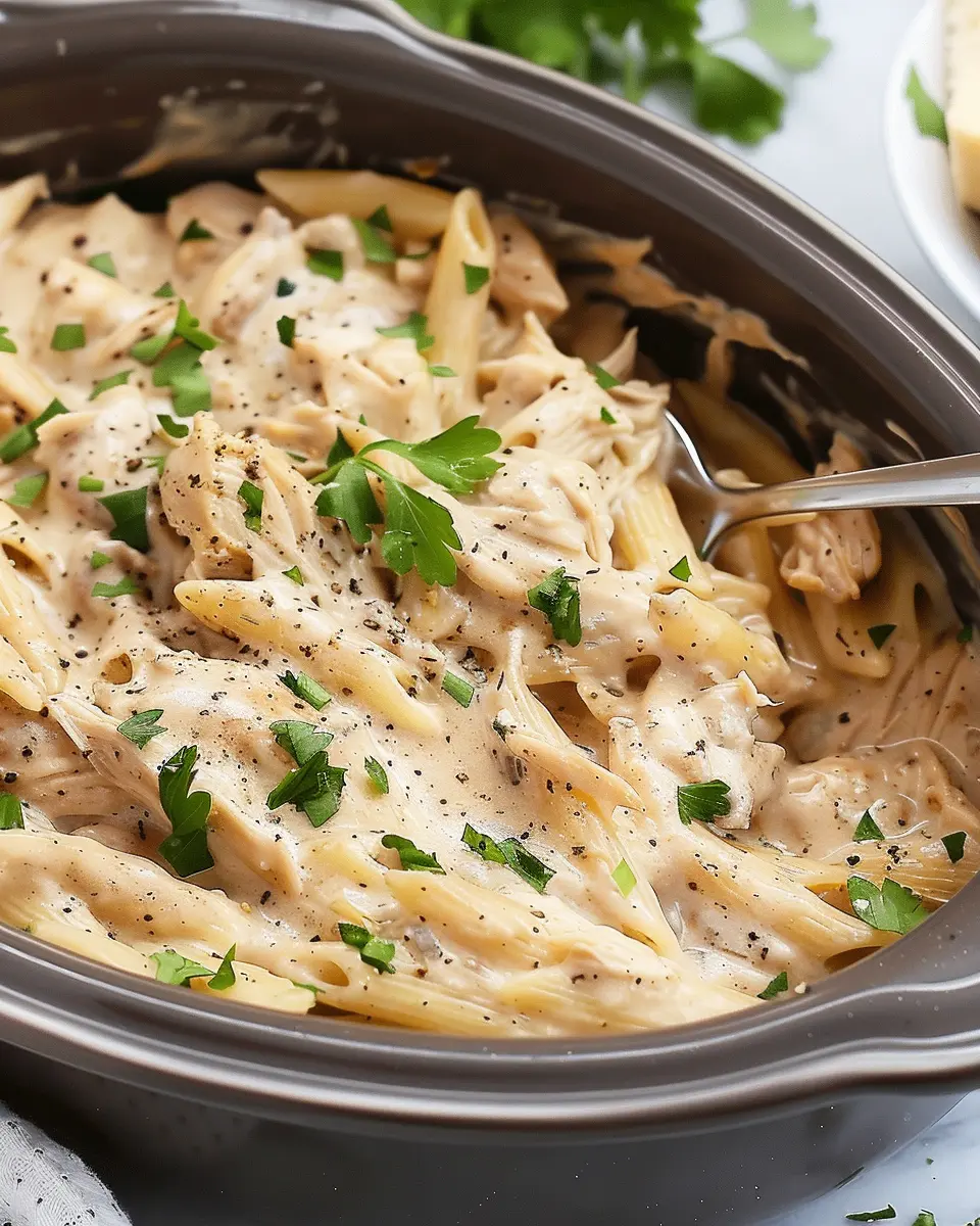 Slow Cooker Olive Garden Chicken Pasta: Easy and Comforting Delight