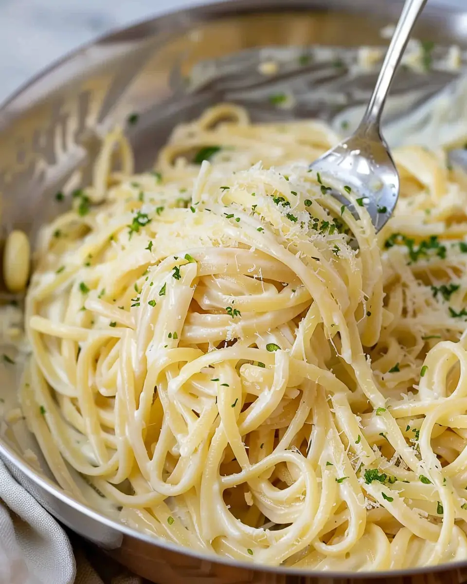 Garlic Parmesan Pasta with Turkey Bacon: A Delightful Twist